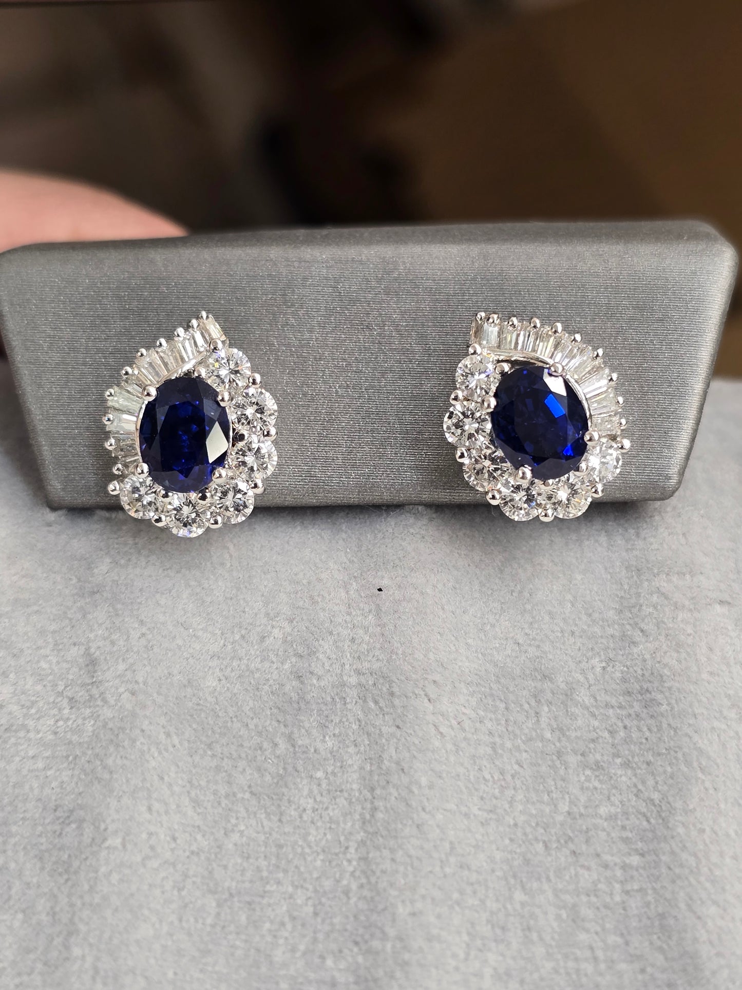 Sapphire and diamond earings
