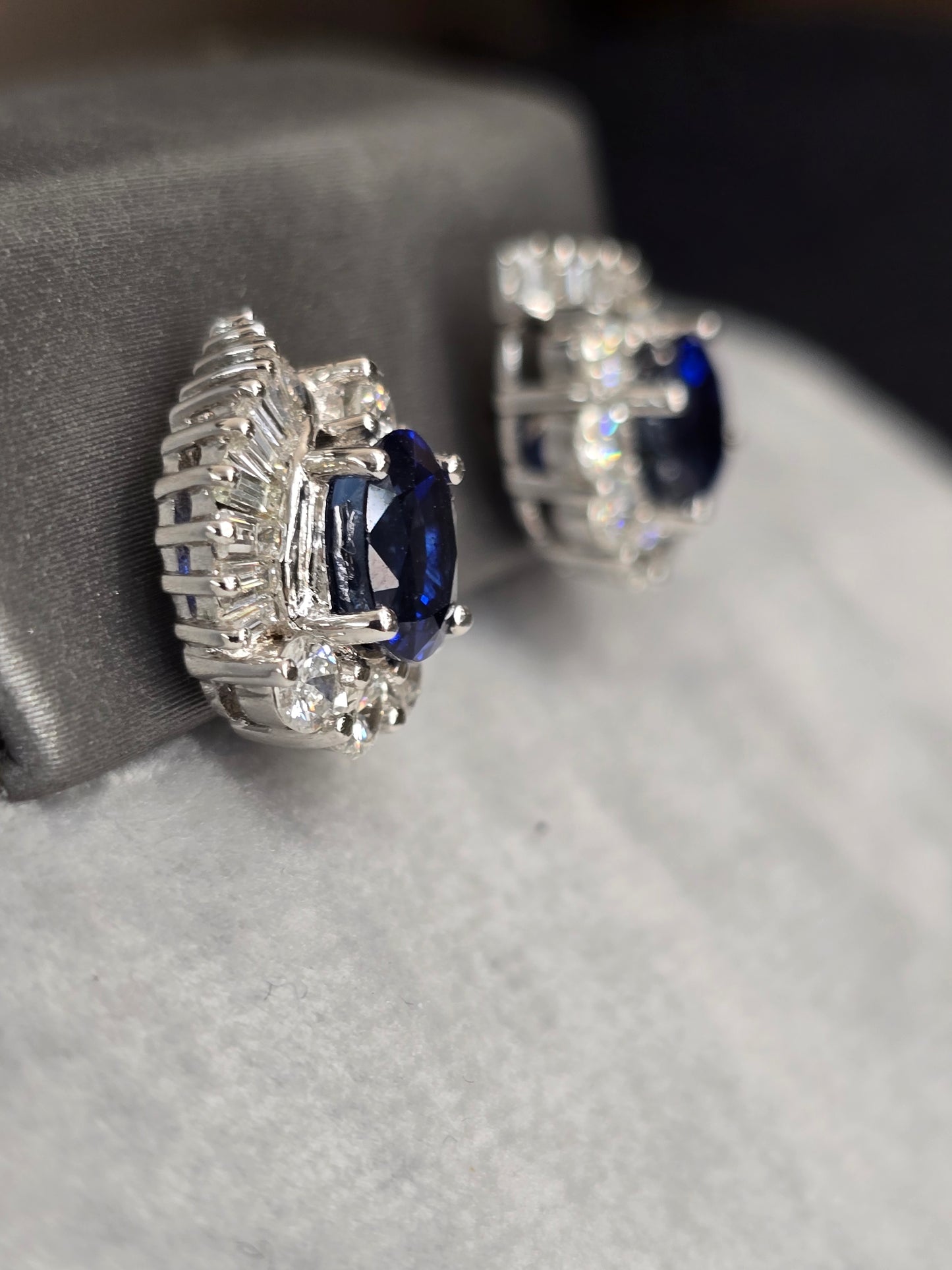 Sapphire and diamond earings