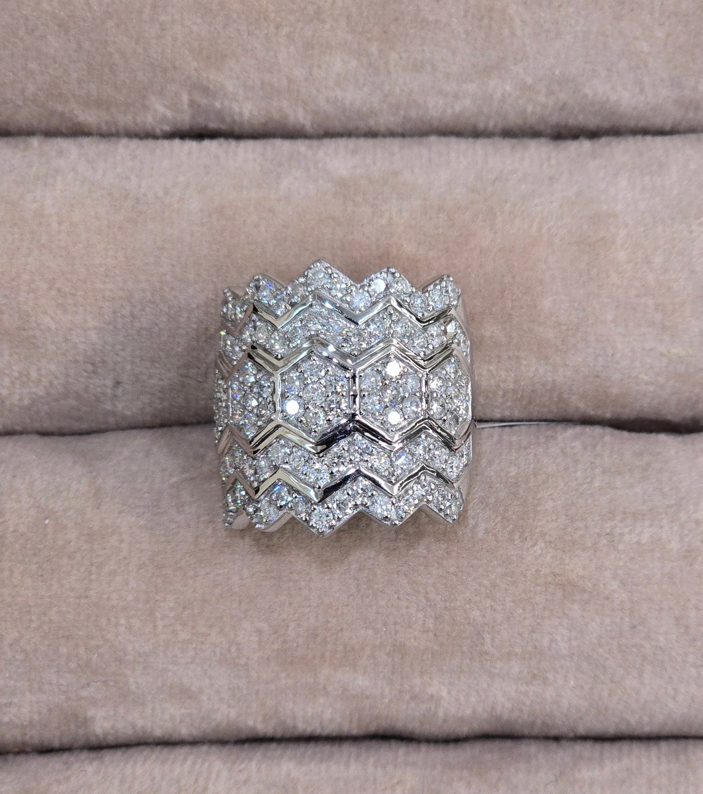 Cocktail diamond ring