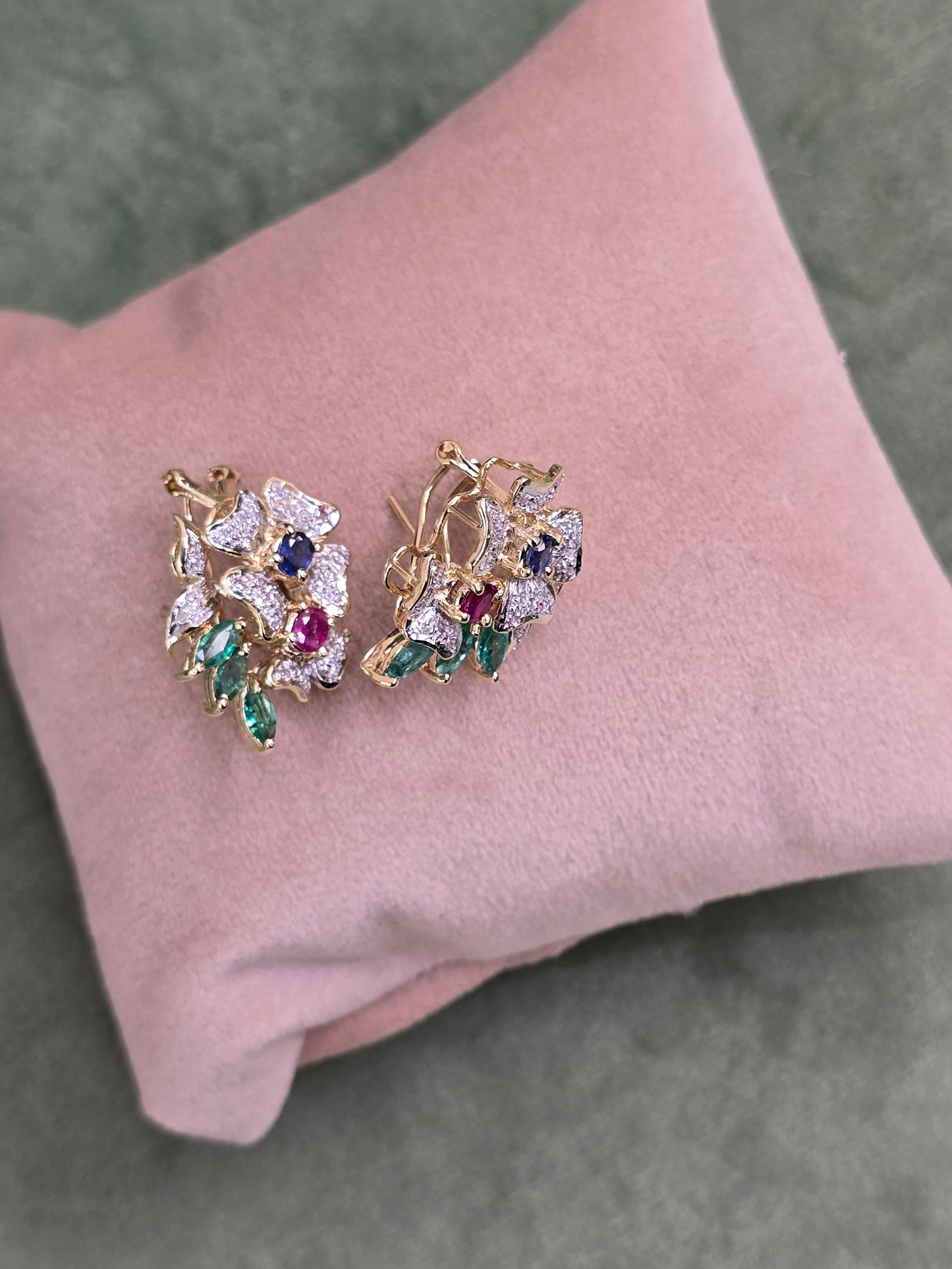 Diamond& Gem stone Earings