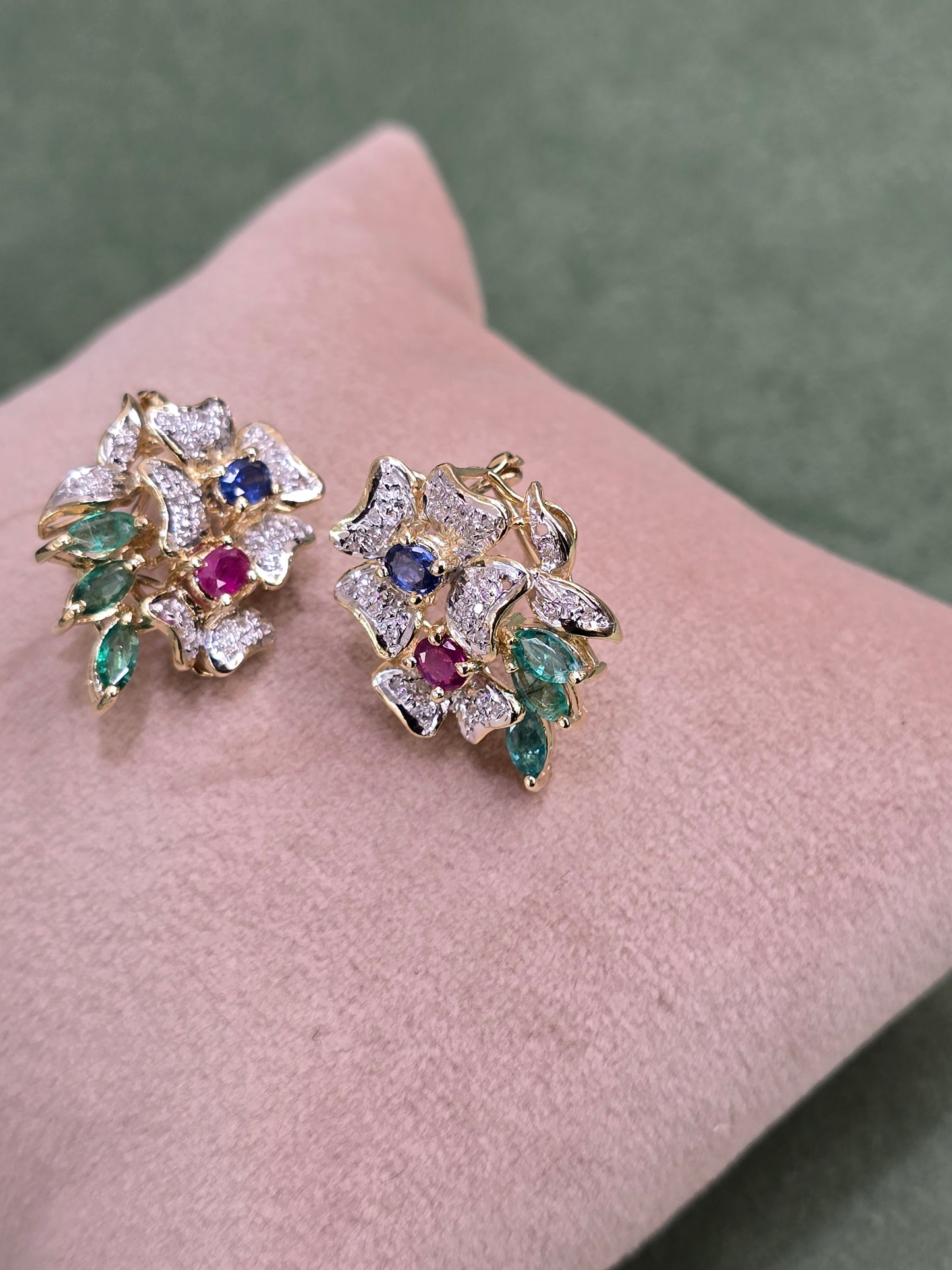 Diamond& Gem stone Earings