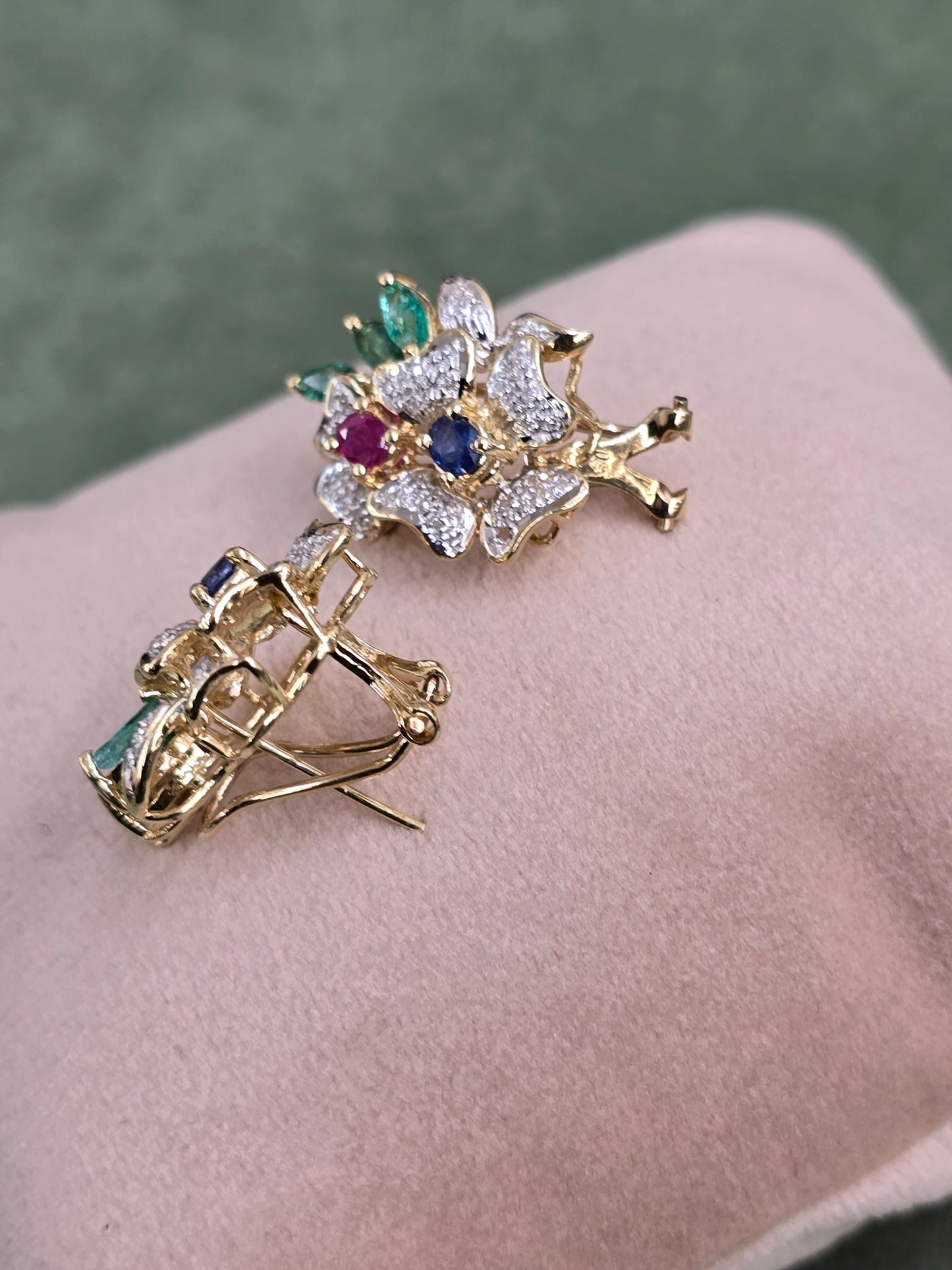 Diamond& Gem stone Earings