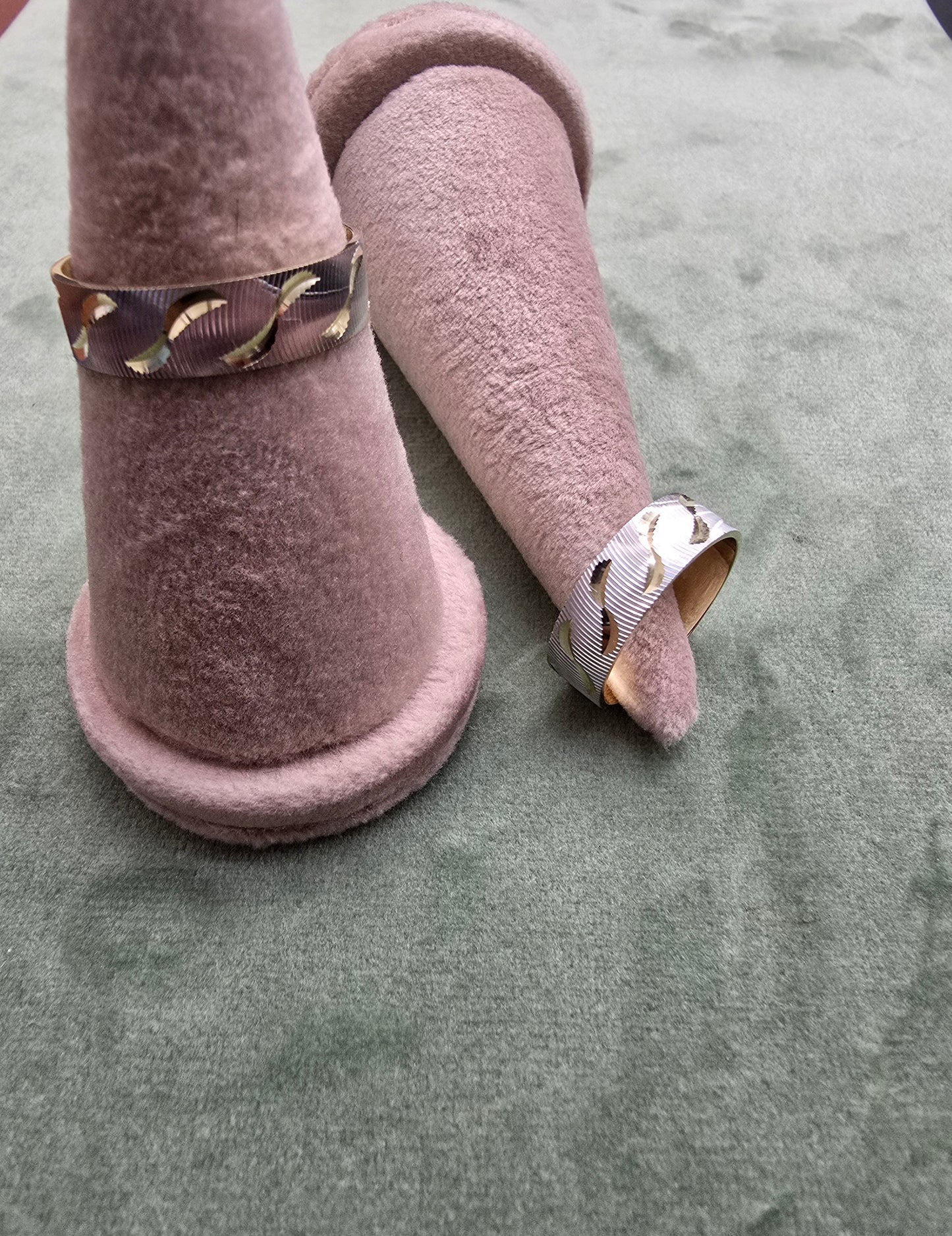 Wedding ring (all sizes are available)
