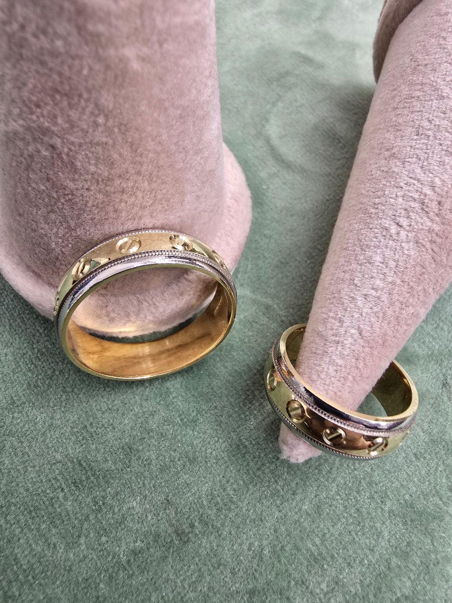 Wedding ring (all sizes are available)