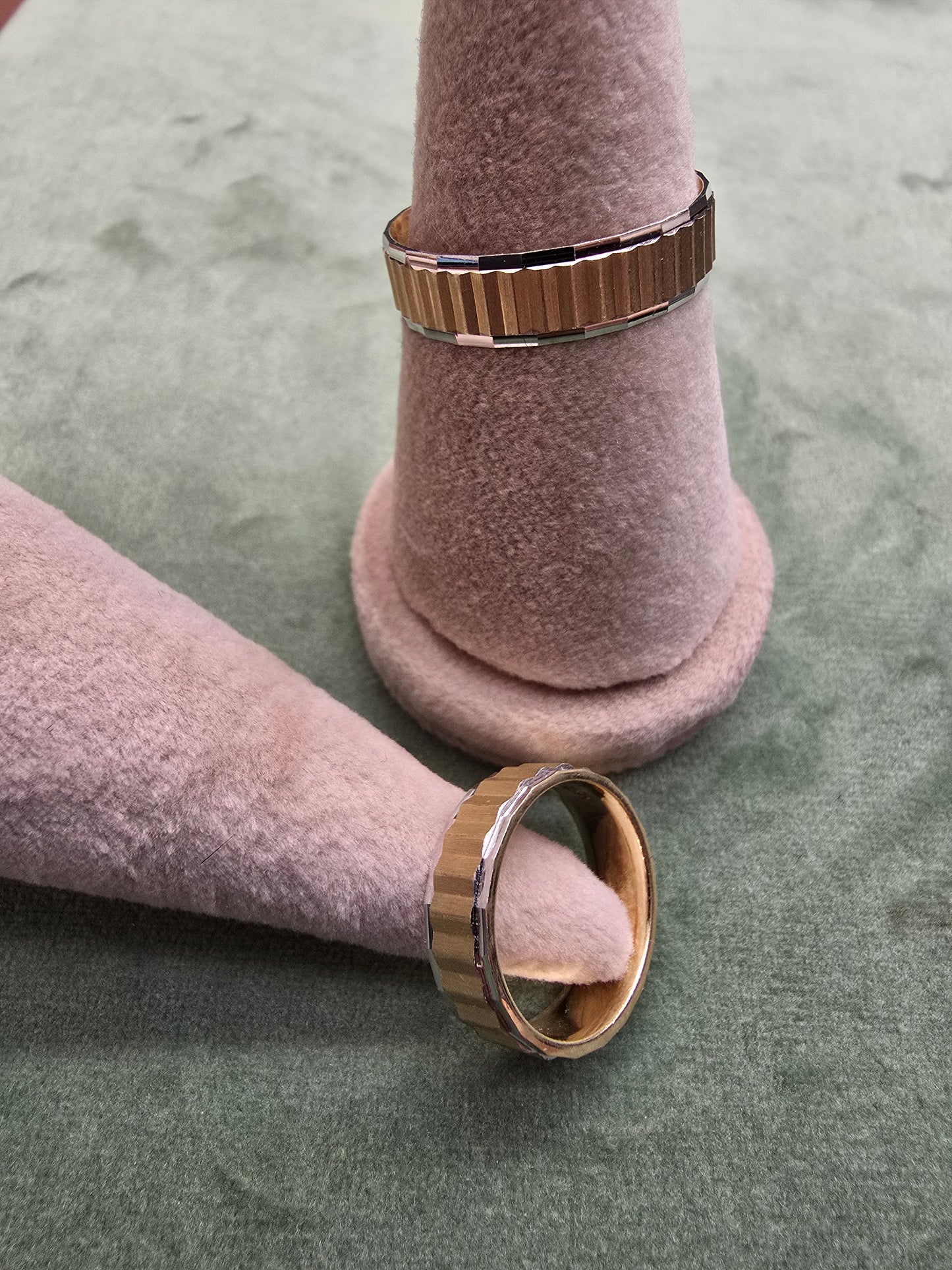 Wedding ring (all sizes are available)