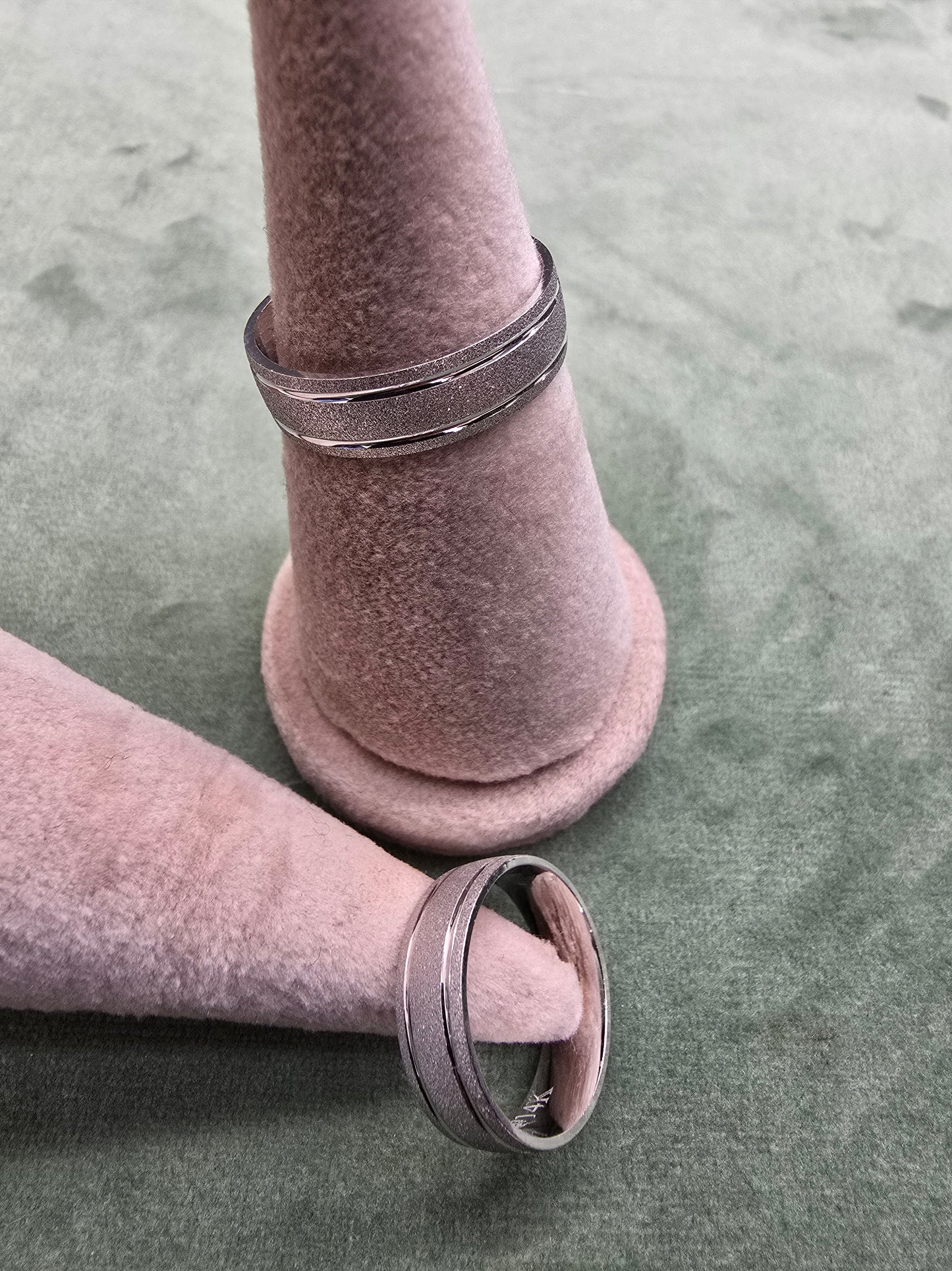 Wedding ring (all sizes are available)