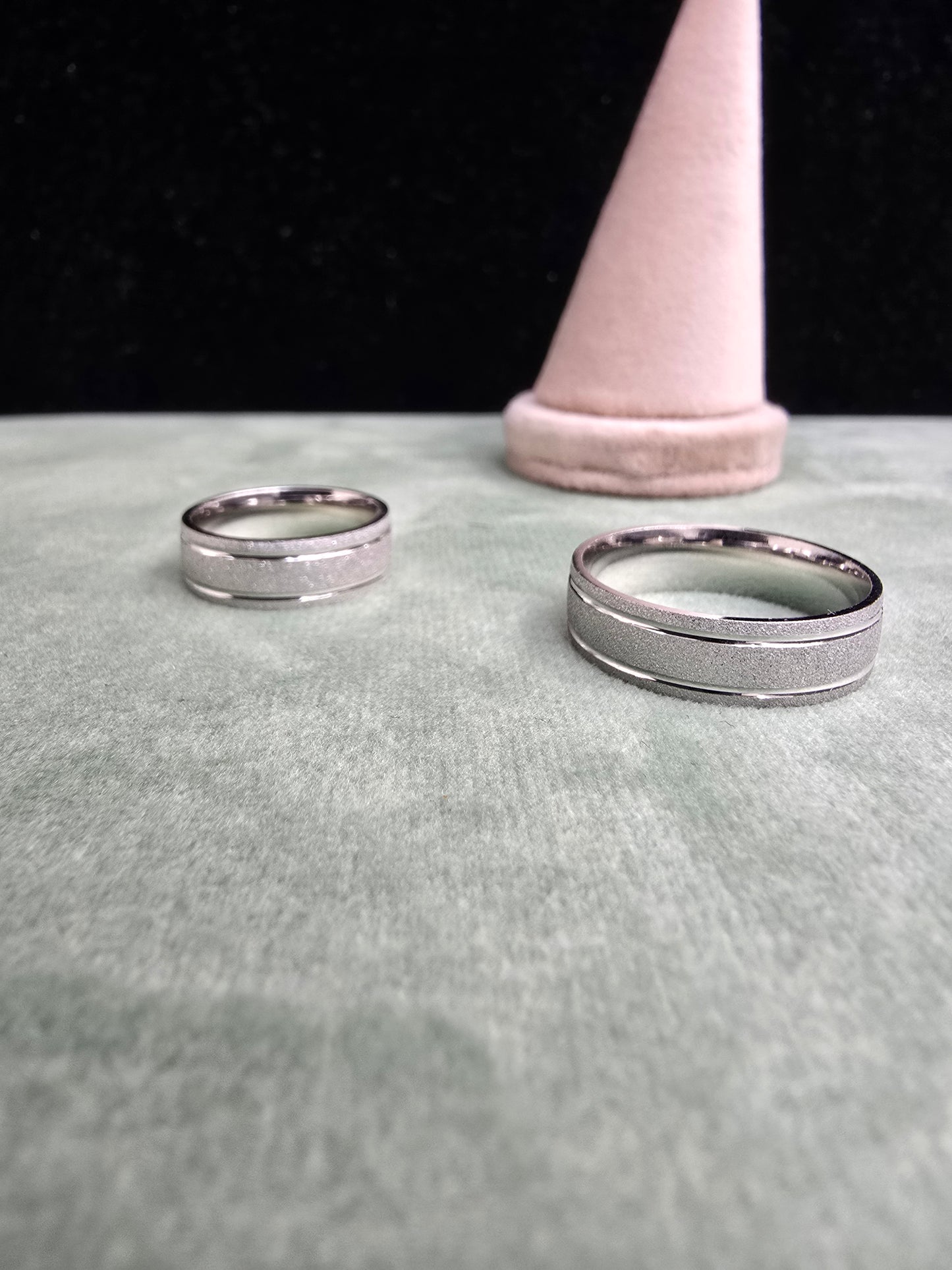 Wedding ring (all sizes are available)
