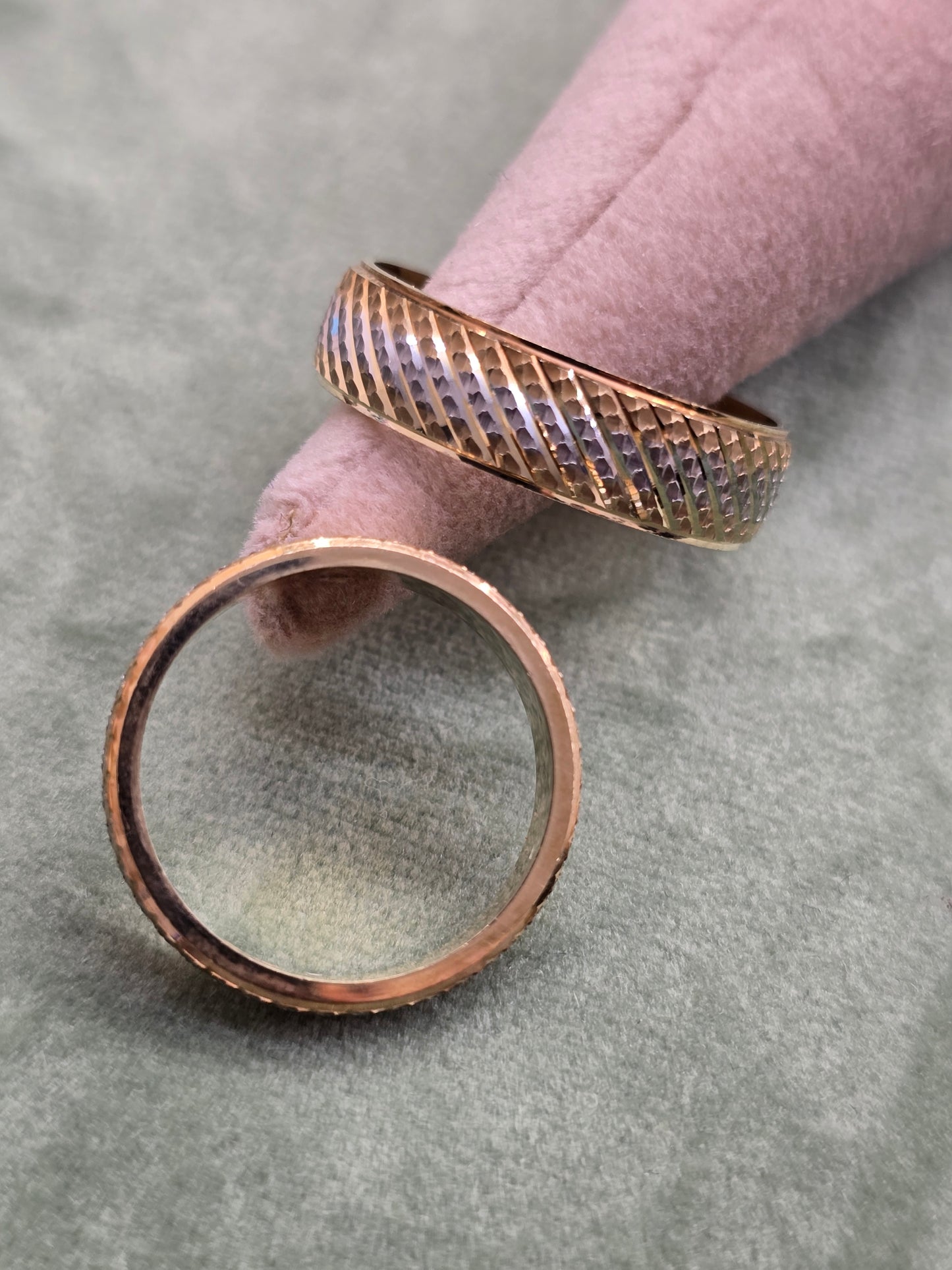 Wedding ring(all sizes are available)