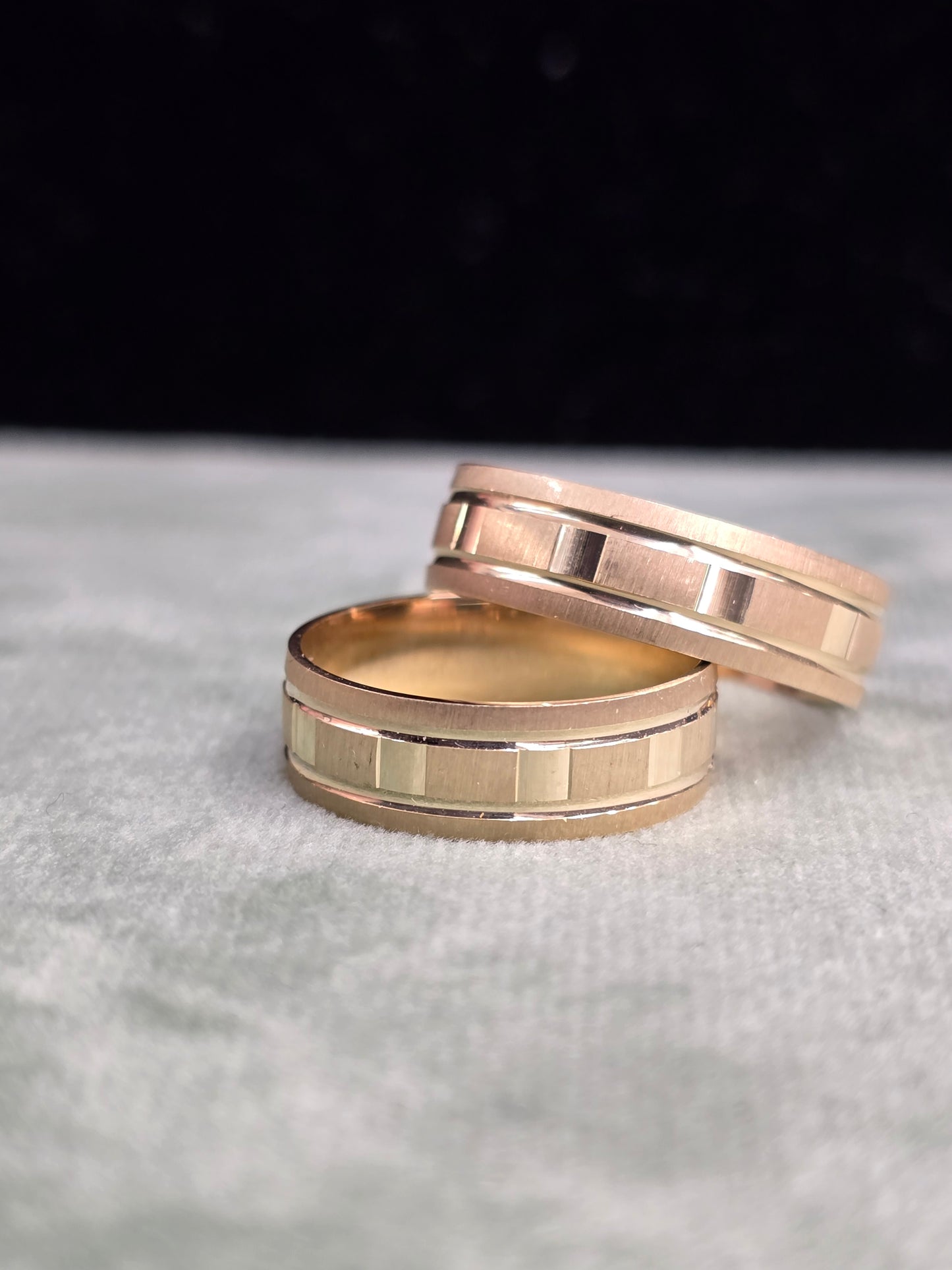 Wedding ring (all sizes are available)