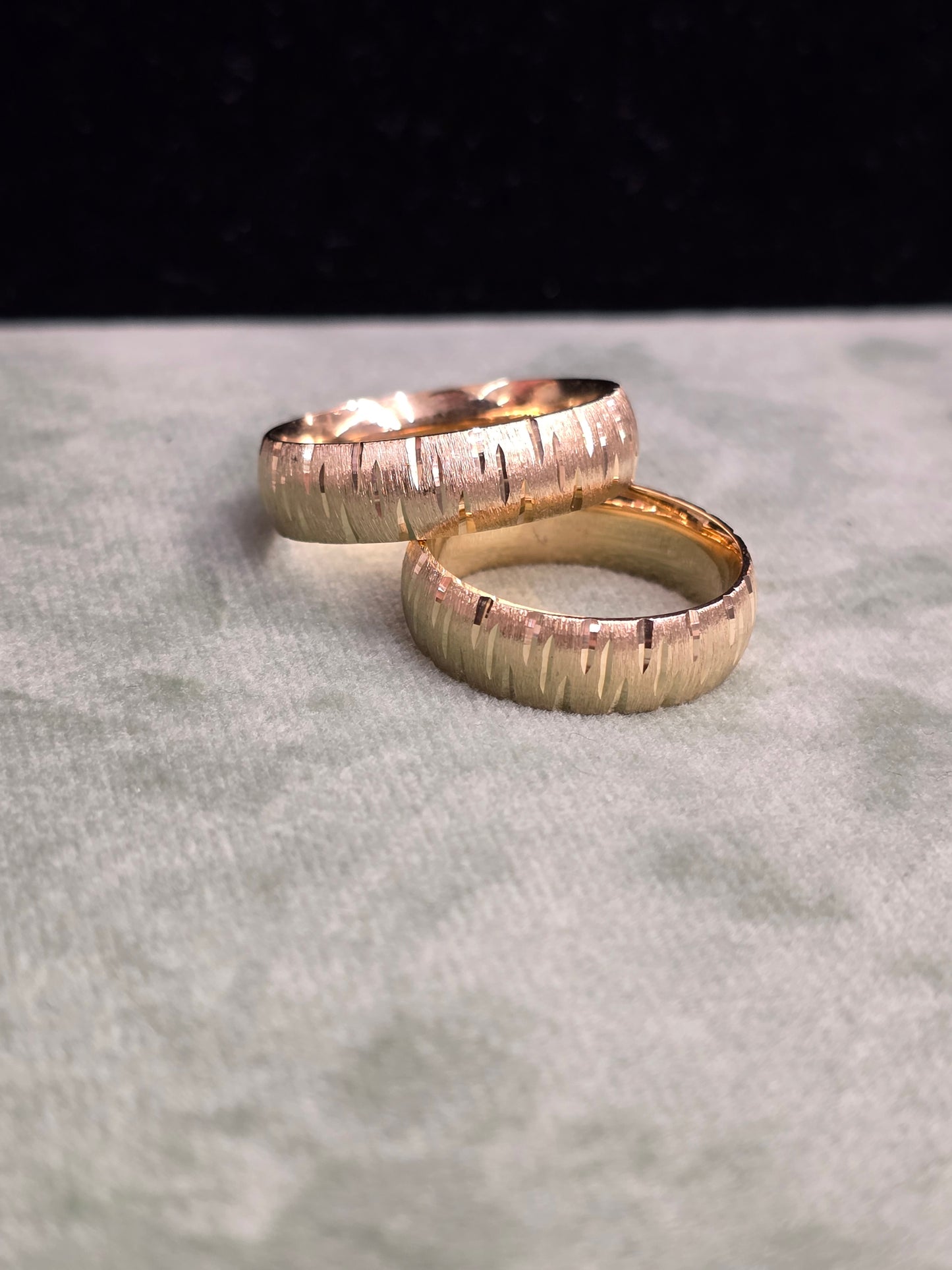Wedding ring (all sizes are available)