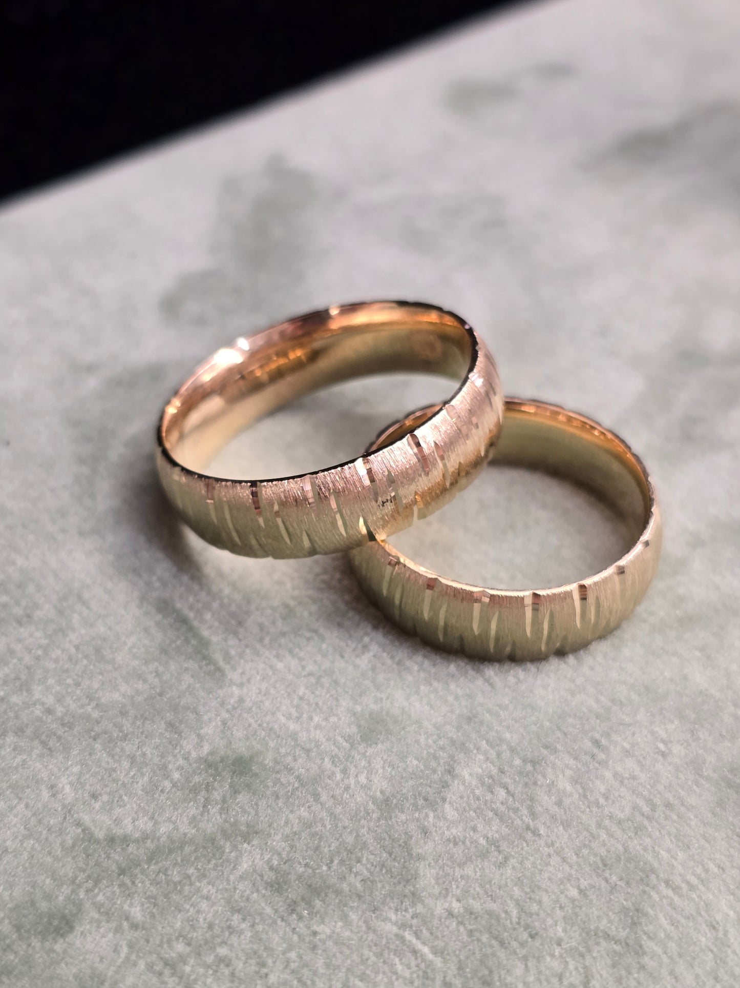 Wedding ring (all sizes are available)