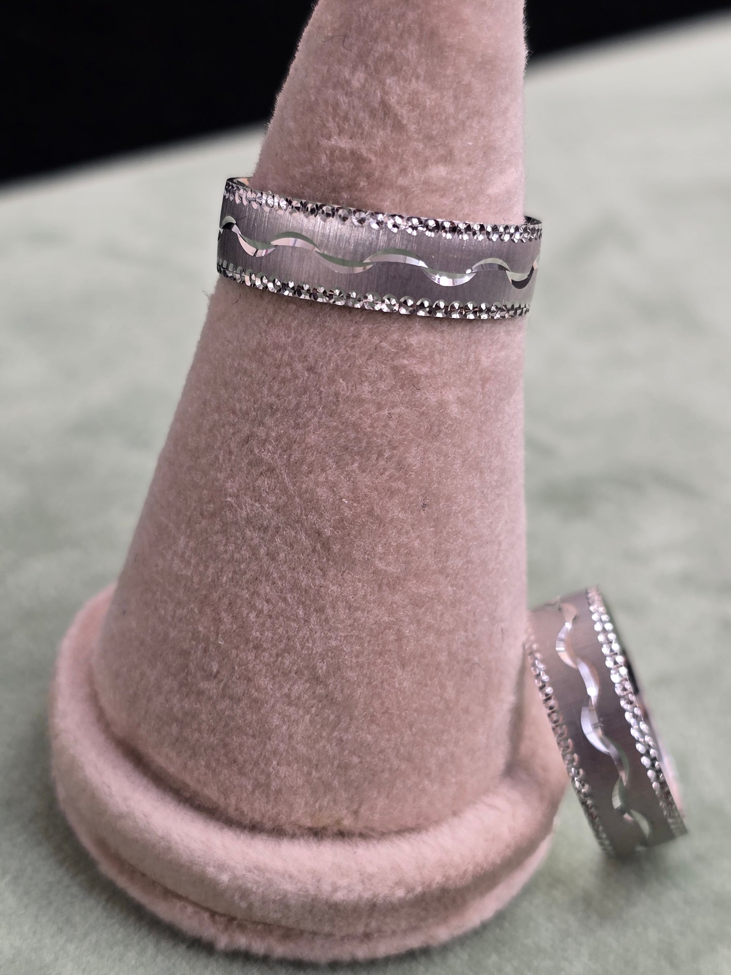 Wedding ring ( all sizes are available)