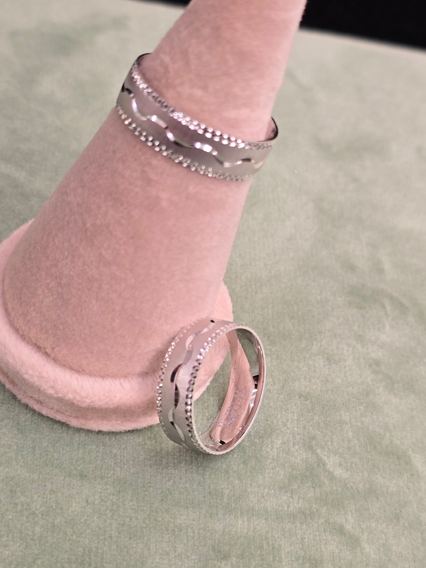 Wedding ring ( all sizes are available)