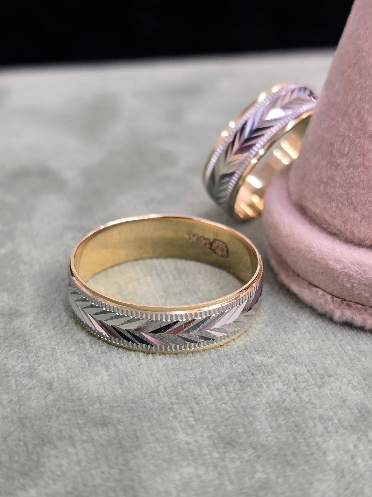 Wedding ring (all sizes are available)