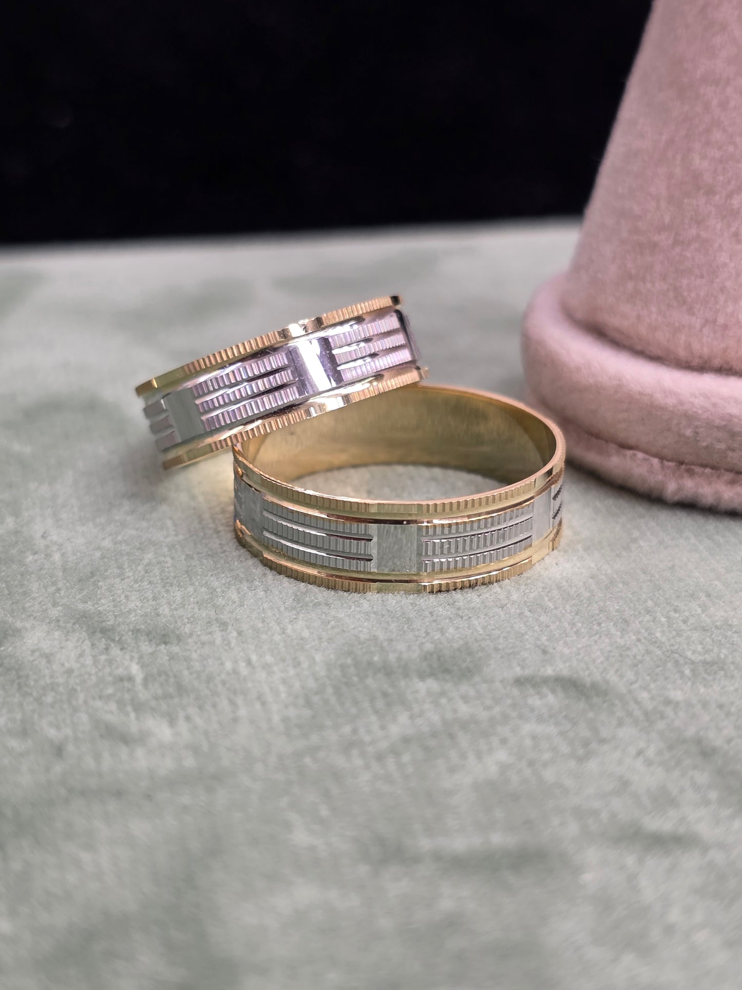 Wedding ring (all sizes are available)