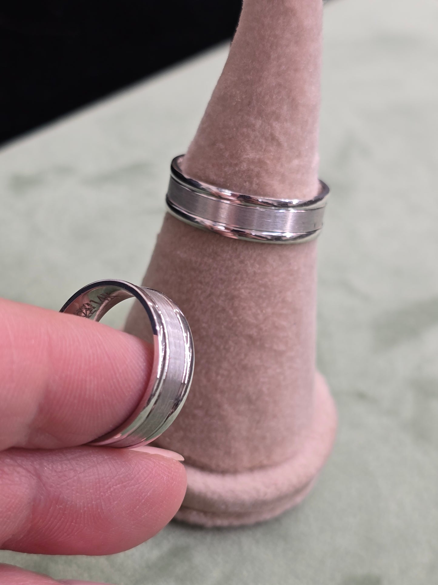 Wedding ring (all sizes are available)