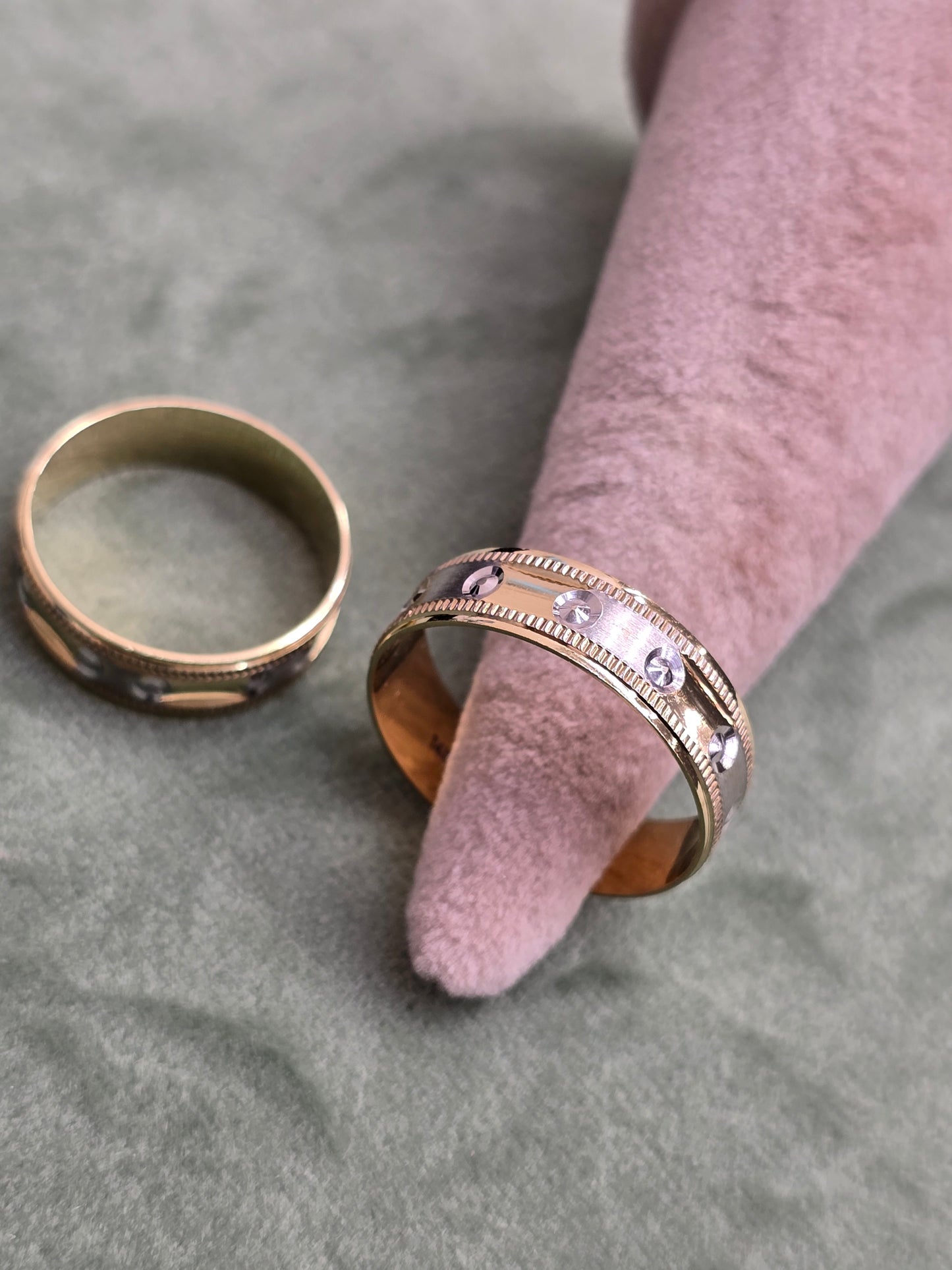 Wedding ring ( all sizes are available)