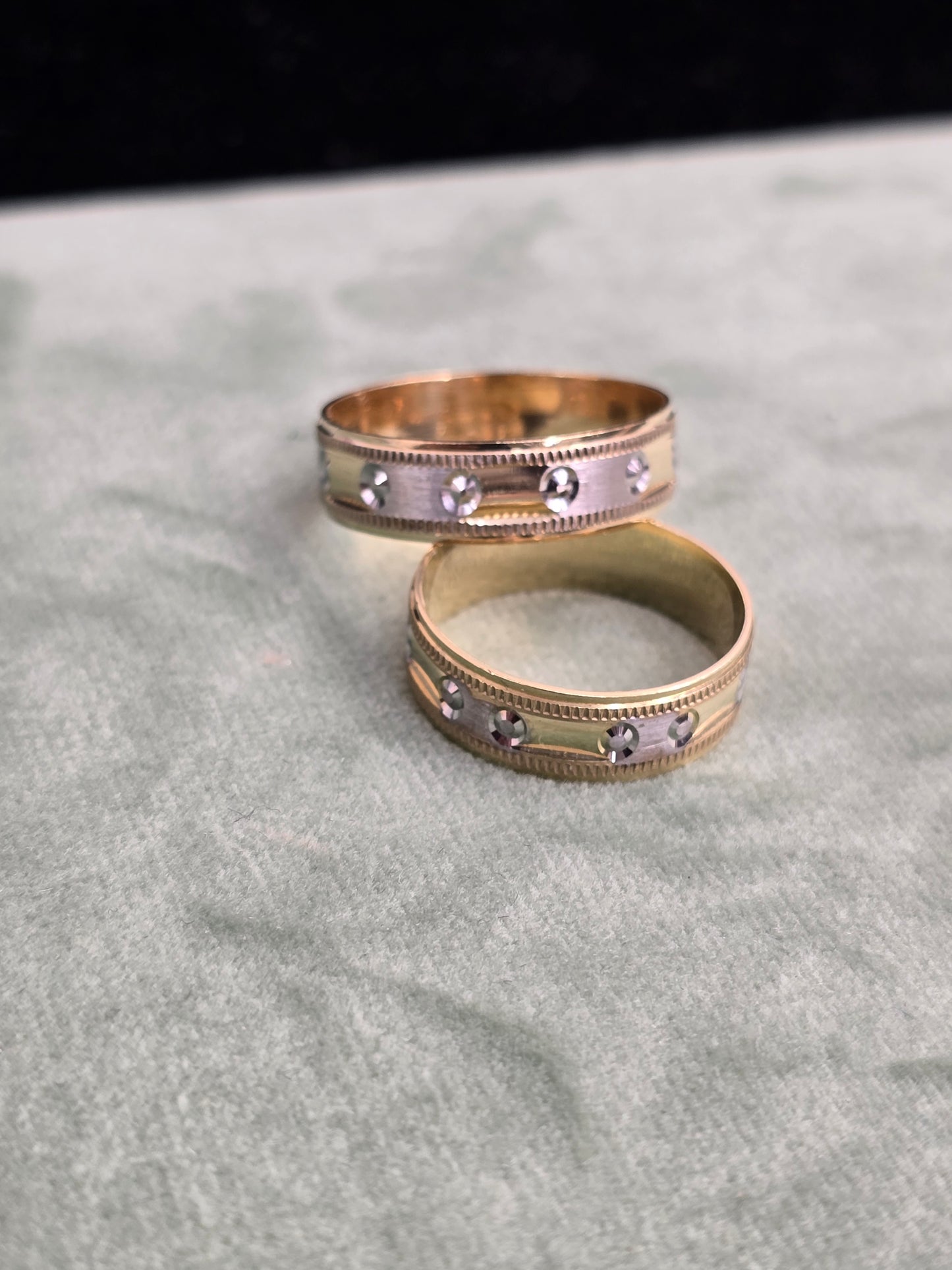 Wedding ring ( all sizes are available)