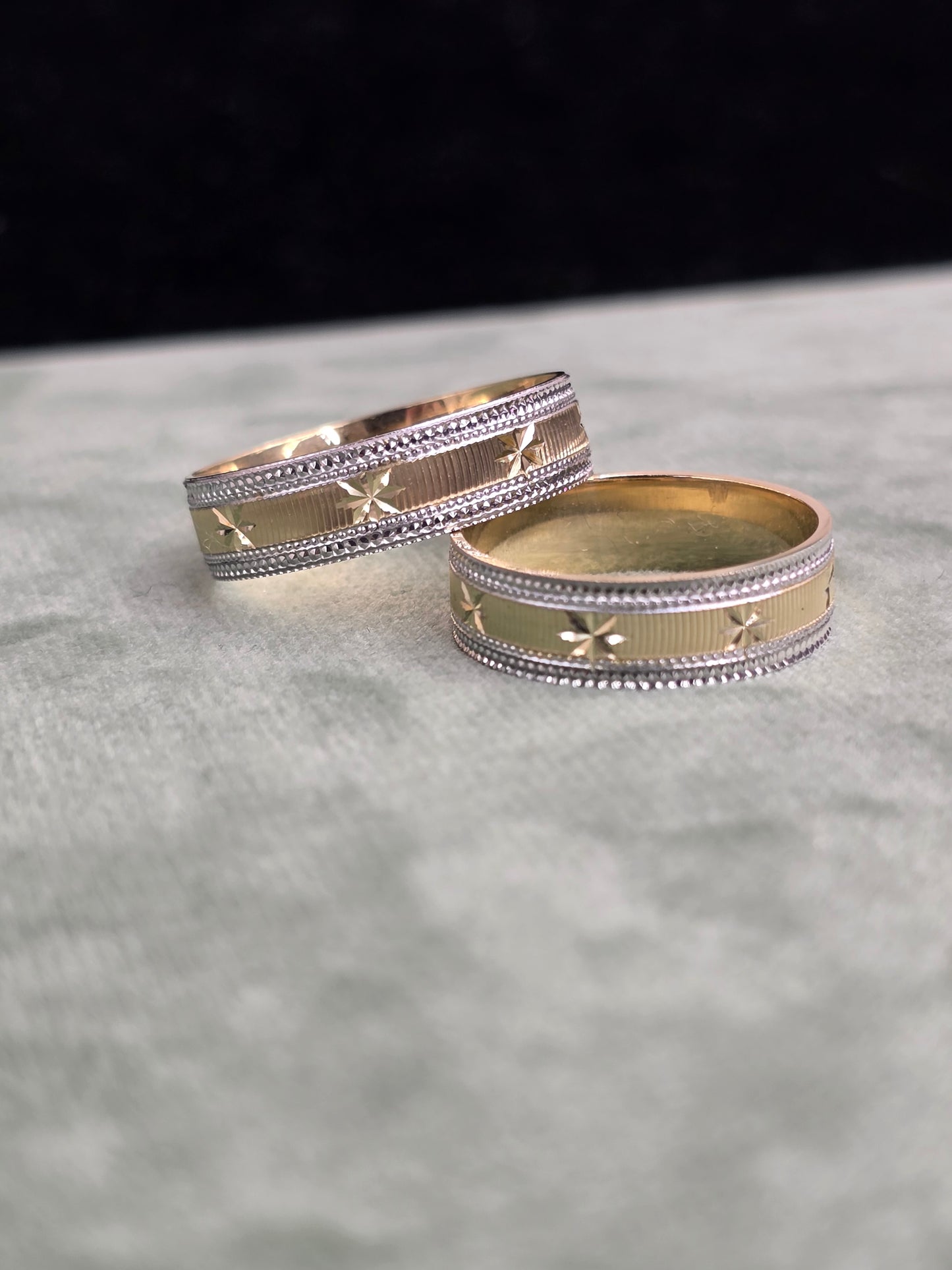 Wedding ring (all sizes are available)