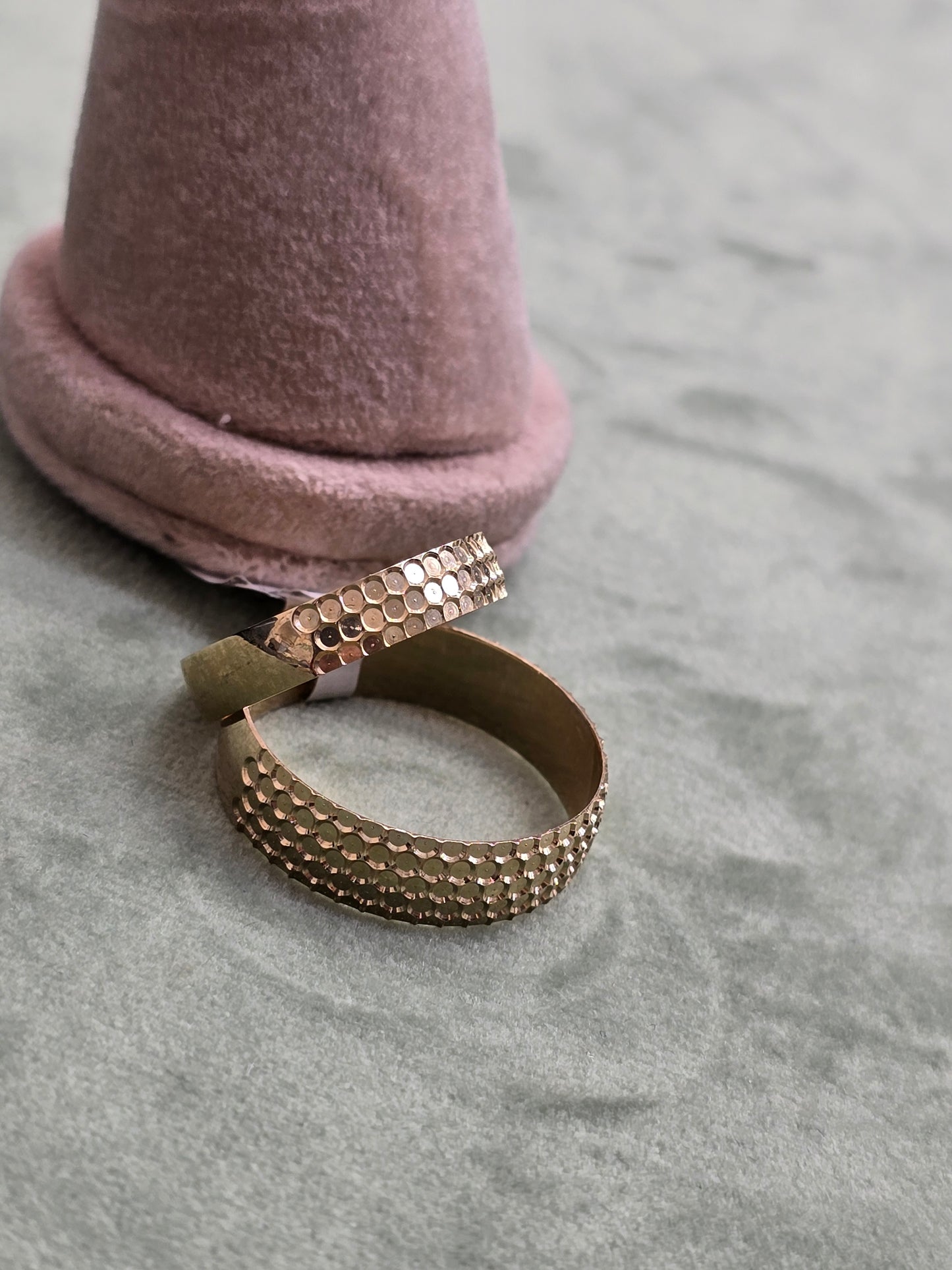Wedding ring( all sizes are available)