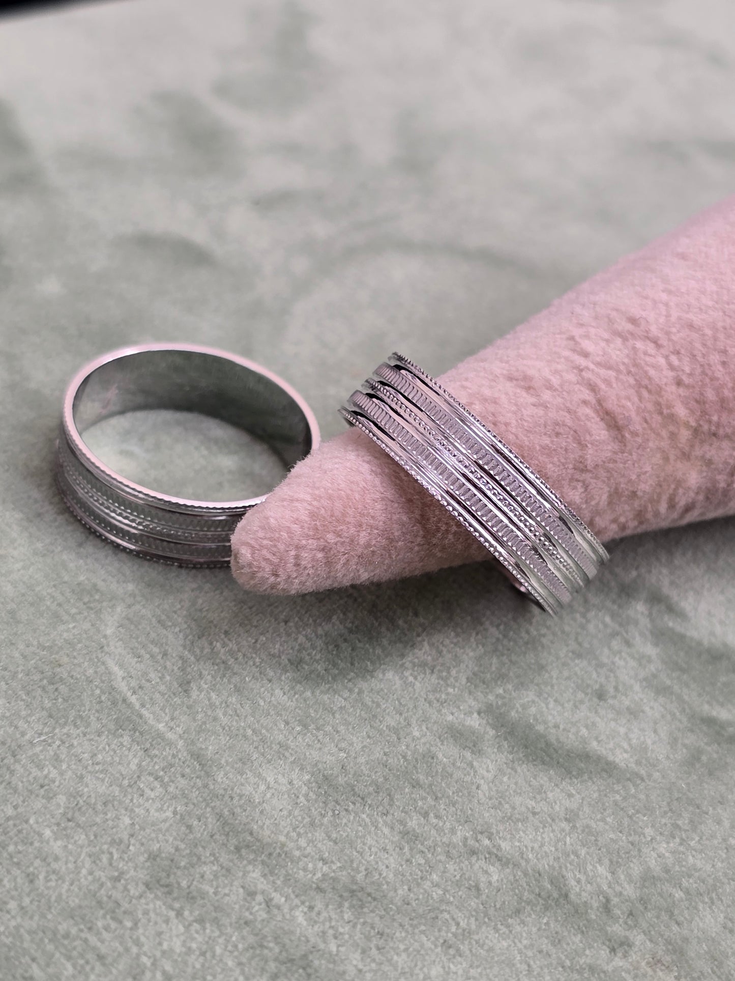 Wedding ring (all sizes are available)