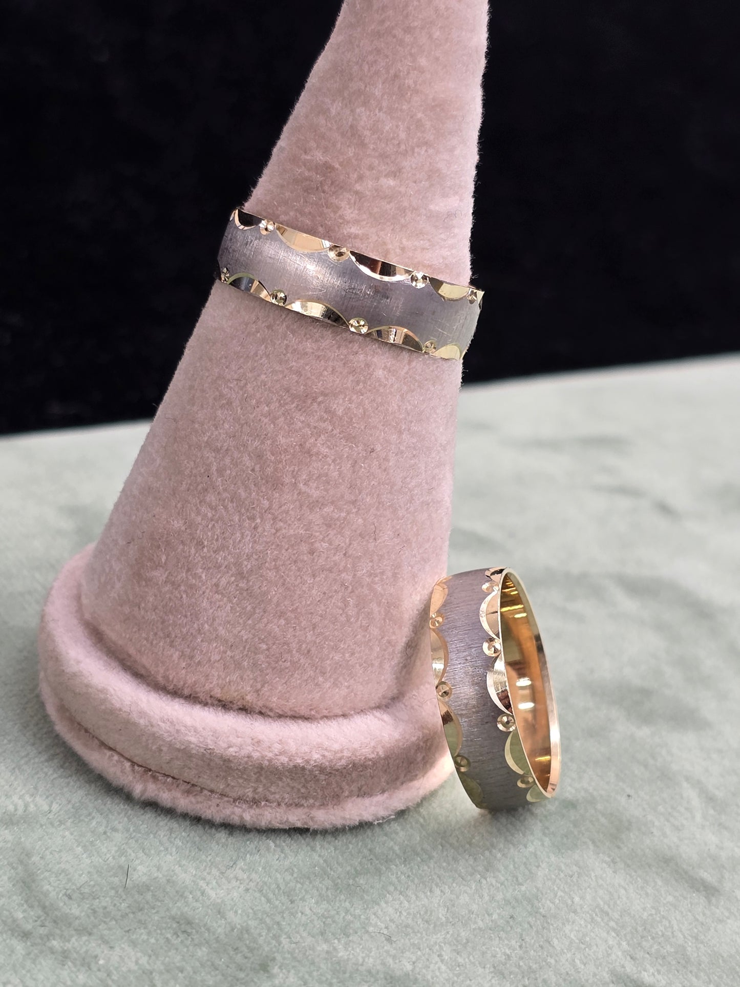 Wedding ring ( all sizes are available)