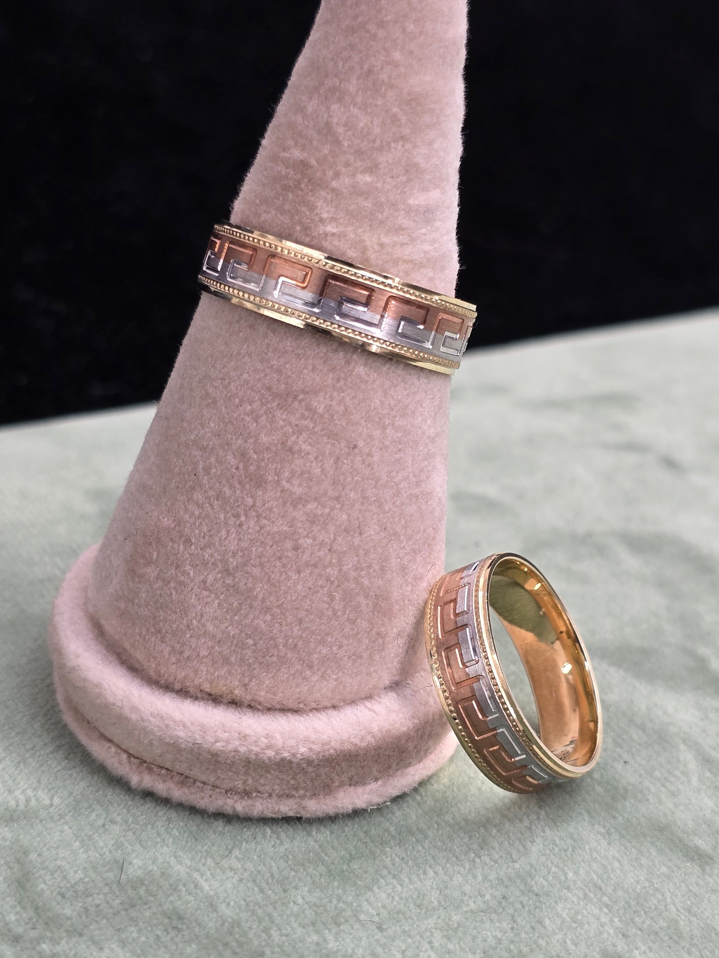 Wedding ring (all sizes are available)