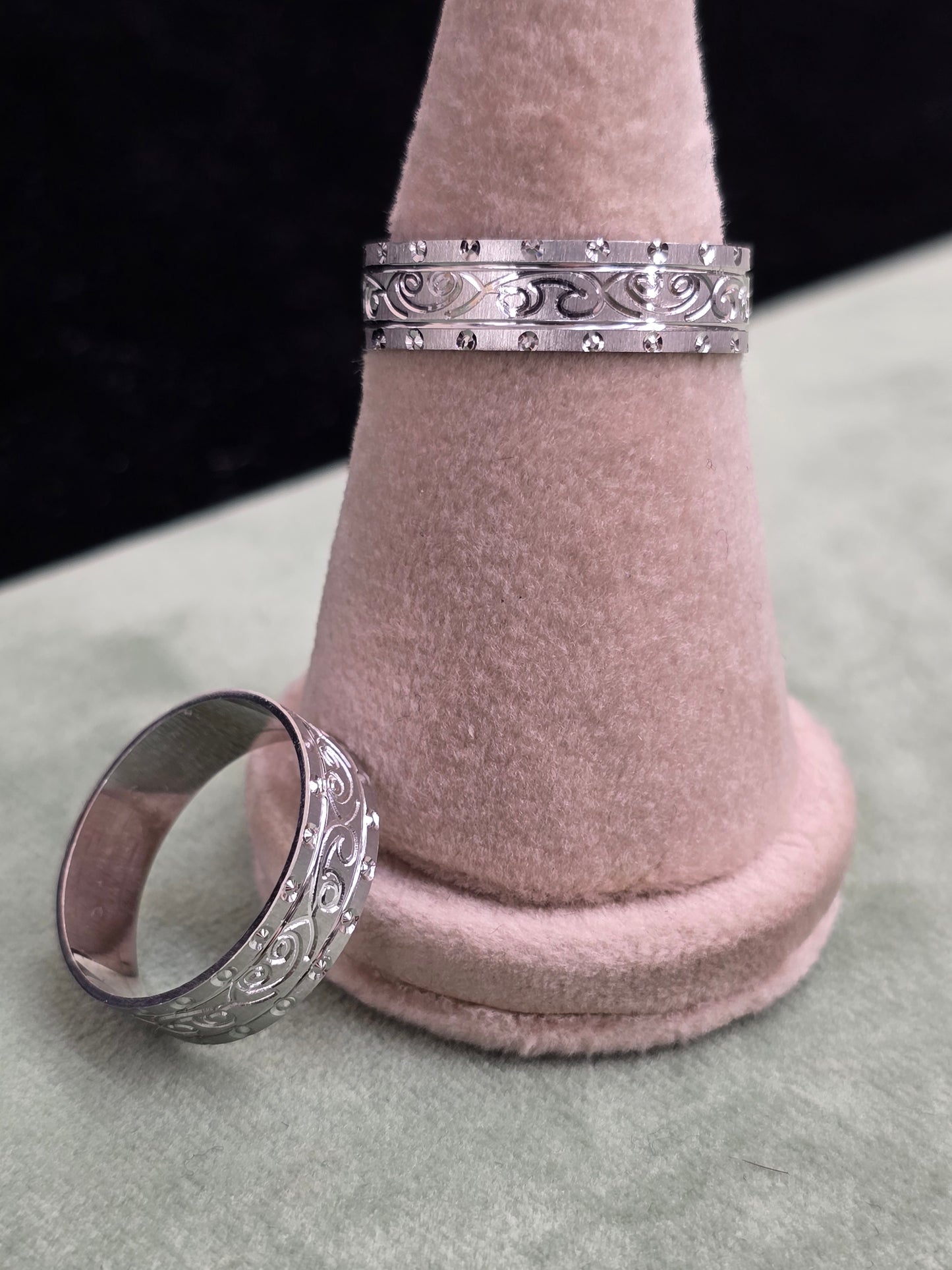 Wedding ring(all sizes are available)