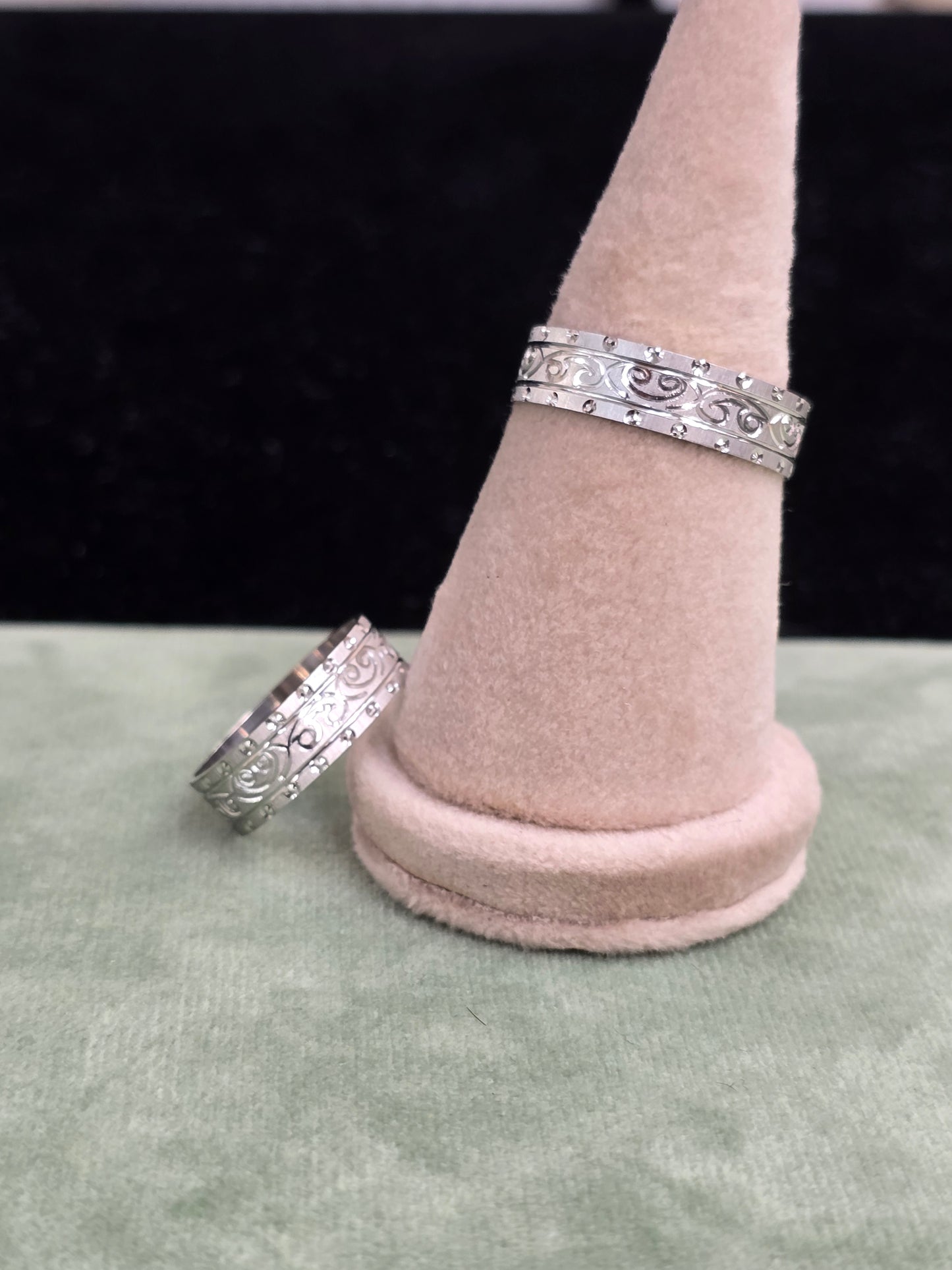 Wedding ring(all sizes are available)