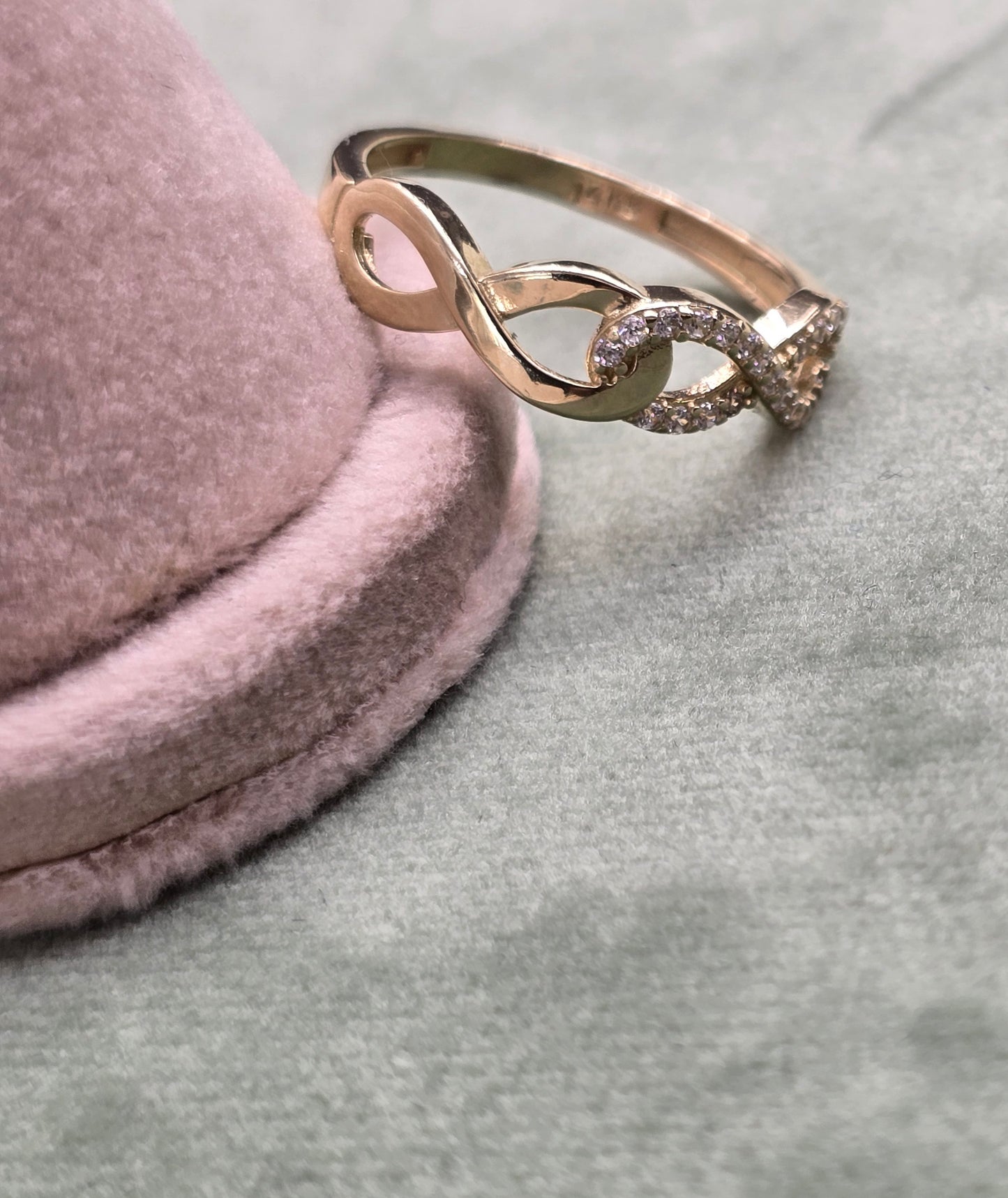 Double infinity Ring