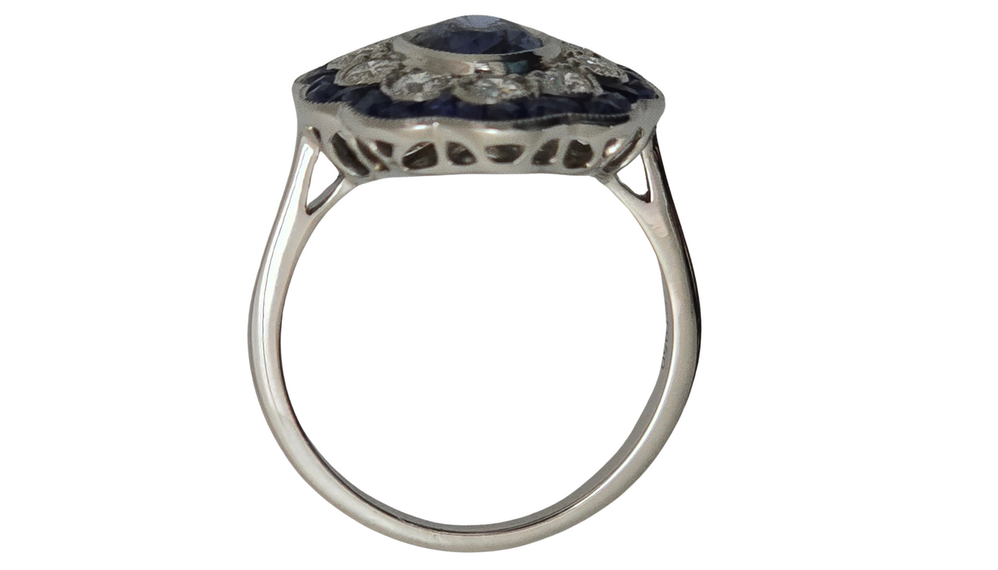GIA certified Sapphire and diamond ring