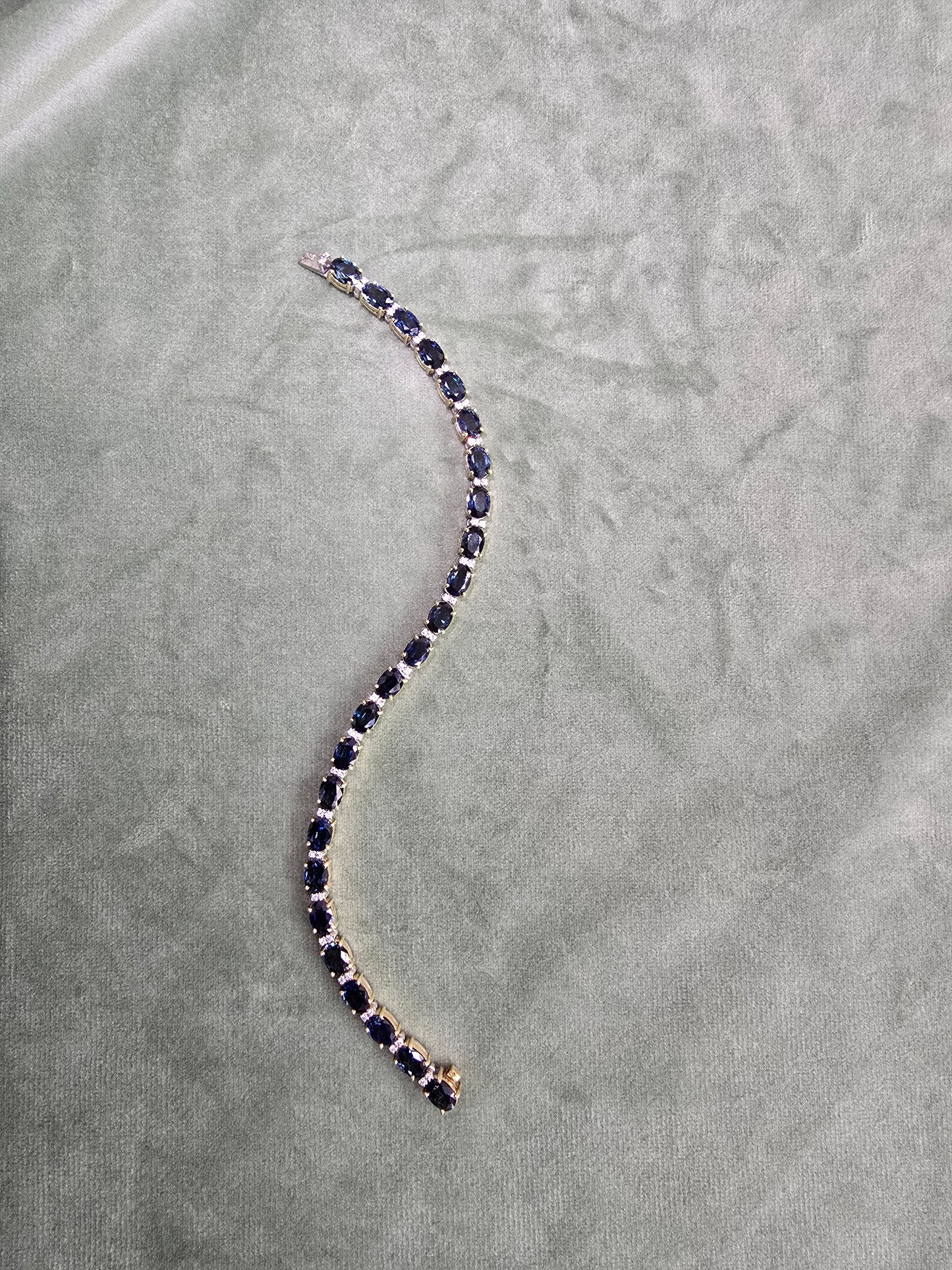 18k yellow natural sapphire and natural diamonds bracelet